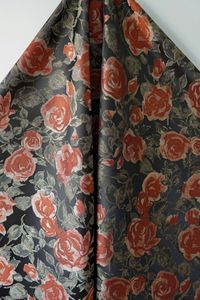 Tela Jacquard Decorativa Tejida con Patrón de Rosas sobre Fondo Negro, Estilo Pintura al Óleo Francesa, para Vestidos Vintage - Product Image 4