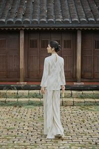 ชุดพิธีการผ้าไหมโบรเคดเวียดนามคุณภาพสูง ลายมงคลอายุยืน พร้อมผ้าชีฟองเนื้อนุ่ม KPP22 - Product Image 4