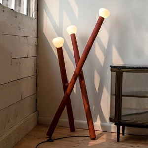 Lampe sur pied 3 têtes au design nordique moderne minimaliste Bauhaus, personnalisable et créative pour la maison, l'hôtel et la chambre - Product Image 1