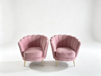 Chaise de mariage moderne en velours à dossier festonné pour la location événementielle, projets hôteliers commerciaux, pieds dorés de luxe
