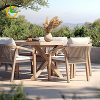 Ensemble de meubles en bois d'extérieur et d'intérieur commerciaux canapé de balcon résistant aux UV et meubles de salon pour hôtels de cour