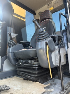 รถขุด CAT 325D รุ่นดั้งเดิม พร้อมห้องโดยสารติดแอร์ ใช้งานน้อย ขาย - Product Image 4