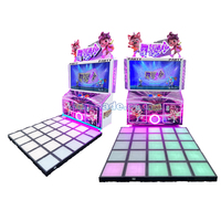 Machine de jeu de danse d'arcade avec musique activée par la danse, scène de fête de parc d'attractions