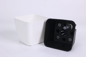 Jardinière auto-arrosante en plastique Duy Ngoc, mini pot de fleurs carré en plastique pour salon ou chambre, pour utilisation au sol, taille 13 - Product Image 6