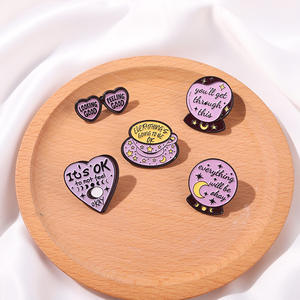 Todo estará bien Letra de metal Palabra Esmalte Pins Gafas de sol Café Taza de té Broches de bola de cristal Pin de solapa - Product Image 4