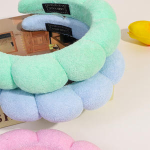 عصابة شعر من قماش تيري الإسفنجي بلون موحد مع شعار مخصص، عصابة رأس للمكياج للنساء والفتيات وإكسسوارات الشعر - Product Image 4