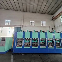 Machine à mousser EVA, machine de moulage par injection de semelles chaudes et froides avec moteur 380V 2000W à économie d'énergie