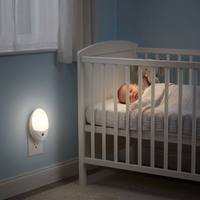 Luz Nocturna LED Inteligente Inalámbrica Portátil para Habitación de Bebés y Niños, con Sensor de Oscuridad, Enchufable