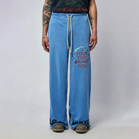 Celana Panjang Pria Model Wide Leg dengan Detail Kancing dan Cetak Huruf Lingkaran Custom, Gaya Streetwear