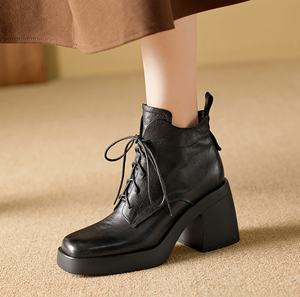 Bottes Chelsea mi-hautes pour femme, hiver, à semelle épaisse, style court, souples, avec une boucle, couleur blanc fumé, respirantes - Product Image 4