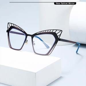 Gafas de Computadora con Logotipo Personalizado, Diseño Vintage 2025, Coloridas, Metálicas, Anti Luz Azul, UV400, Montura Grande Hueca, para Mujer - Product Image 4