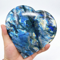 Vente en gros de pierres polies de haute qualité avec éclat bleu, grande tranche de labradorite naturelle en forme de cœur pour la guérison et la décoration