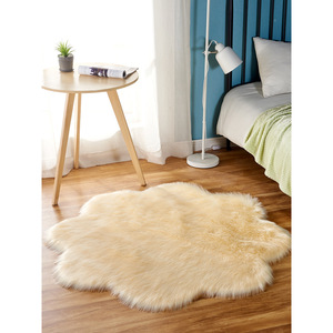 Alfombra de Felpa en Forma de Flor de Ciruelo, Alfombra de Lana Sintética Roja para Dormitorio, Sala de Estar, Alfombra Acolchada para Decoración del Hogar - Product Image 3