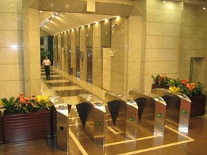 Tự động an toàn cổng <span class=keywords><strong>RFID</strong></span> Đầu đọc thẻ kiểm soát lối vào thép không gỉ IP54 chống Pinch <span class=keywords><strong>Flap</strong></span> cửa quay - Product Image 4