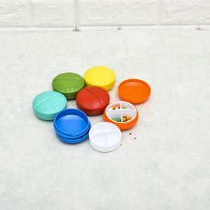Pastillero Portátil Redondo de Plástico de Grado Alimenticio con 4 Compartimentos, Ideal para Viajes, Gran Venta - Product Image 5