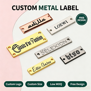 Étiquettes métalliques rectangulaires personnalisées avec logo en relief, en alliage de zinc, gravées, à coudre, pour vêtements de bain, vêtements et articles vestimentaires. - Product Image 1