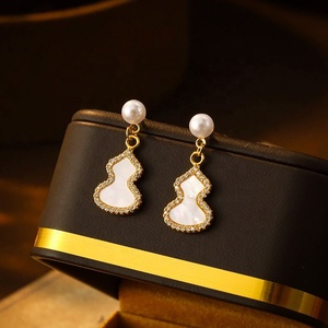 Pendientes de Botón de Plata Tibetana con Incrustaciones de Microperlas, Estilo Retro, de Alta Gama, Chapados en Oro, con Corte Princesa, Imitación de Perla, Geométricos, para Mujer, Regalo - Product Image 1