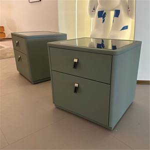 Mesita de Noche Moderna Minimalista Denlais, de Madera Maciza, con Dos Cajones, Estilo Italiano, con Ruedas - Product Image 2