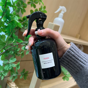 En Stock: Botella de <span class=keywords><strong>Spray</strong></span> Negra y Blanca de 300 ml con Botón Manual y Pulverizador de Niebla Fina - Product Image 3