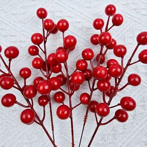 Branches artificielles de baies rouges de 1,5 cm de diamètre pour la décoration de la maison, occasion du Nouvel An - Product Image 1