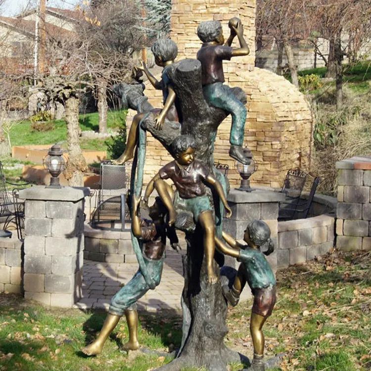 Außen dekoration metall casting bronze Drei Jungen und Zwei Mädchen Auf Baum bronze skulptur