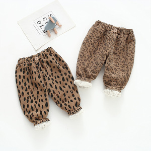 Qingli, diseño personalizado de fábrica, pantalones casuales con botones a la moda para niños, estampado de leopardo, cintura suelta, técnica lavada OEM - Product Image 2