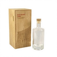 Boîte de rangement pour vin en bois de chêne naturel avec doublure en mousse, charnière en laiton, logo personnalisé pour une bouteille de whisky, emballage cadeau de fête, vente en gros