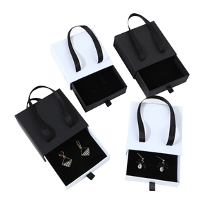 Boîte à bijoux en <span class=keywords><strong>carton</strong></span> à imprimé personnalisé Boîte à bijoux bracelet à tiroir coulissant avec poignée en ruban Emballage <span class=keywords><strong>de</strong></span> bijoux bijoux - Product Image 2