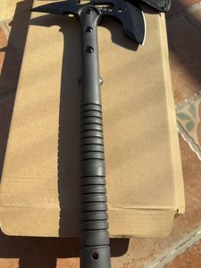 Nuevo Hacha Táctica con Cabeza de Acero al Carbono y Mango de Plástico, Tomahawk de Supervivencia de Grado Industrial para Uso en Exteriores - Product Image 4