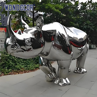 Grande sculpture de taureau en acier inoxydable poli miroir, statue d'animal en métal moderne pour la décoration de lieux emblématiques
