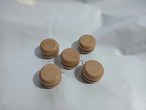 <span class=keywords><strong>Yo</strong></span>-Yos en bois massif écologiques personnalisés, jouet classique miniature pour enfants - Product Image 4