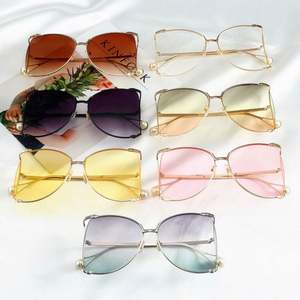 Nouvelles Lunettes de Soleil Femme Luxe Vintage Perle Tendance 2020, Verres Dégradés UV400, Monture Oversize Œil de Chat - Product Image 4