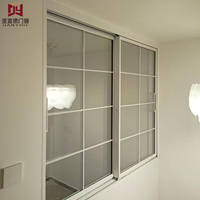 Fenêtre coulissante horizontale moderne en PVC avec rideau pare-vent pour salon, chambre et école