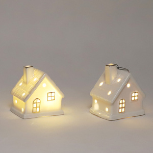 Cordless LED Ceramic Village Building scena <span class=keywords><strong>natalizia</strong></span> personalizzata villaggio vacanze in miniatura piccole case in ceramica appese in vendita - Product Image 4
