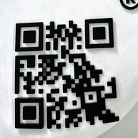 Étiquette de code QR en silicone 3D gaufré OEM, autocollant de code QR anti-décoloration pour vêtements, vêtements de sport et vêtements de travail