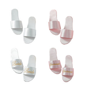 Sandal Hadiah Pengiring Pengantin Wanita Sandal Bordir Pernikahan Esensial Jubah <span class=keywords><strong>Satin</strong></span> Pengantin Sandal Yang Cocok - Product Image 1