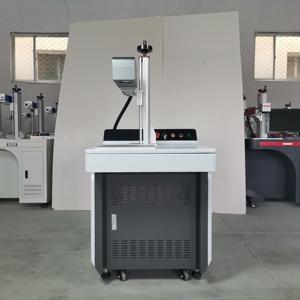 Machine laser à fibre à focalisation dynamique 3D multifonctionnelle gravure métal sculpture profonde marquage frontal en relief en vente - Product Image 4