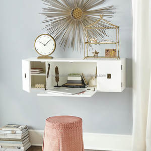 Reloj de mesa redonda chapado en oro acabado con un diseño minimalista elegante perfecto para la decoración de lujo de la sala de estar y el dormitorio - Product Image 3