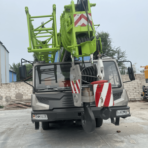 High Performance Used Zoomlion ZTC500V 50Ton Engine Mobile Truck <b>Crane</b> for Construction - Product Image 6