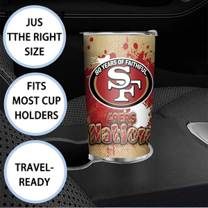 Gobelet isotherme de 20 oz en acier inoxydable, motif football, avec poignée, design audacieux et passionné, mug de voyage écologique et durable, cadeau idéal pour les fans de football - Product Image 6