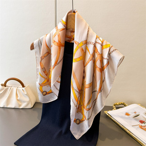 Sciarpa Quadrata in Seta Satinata da Donna 70x70cm, Stampa a Catena <span class=keywords><strong>di</strong></span> Lusso, Firmata, Designer, Hijab Musulmano Estivo 2026 - Product Image 2