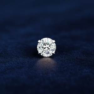 Orecchini a lobo con diamante taglio brillante rotondo E1379, montatura a griffe da 8 mm, gioielli classici unisex di alta qualità - Product Image 2