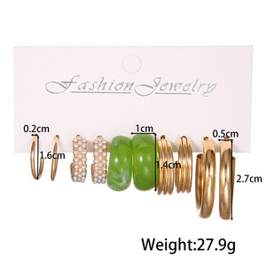 Boucles d'oreilles pendantes en résine en forme de C avec pendentif papillon, style coréen, ensemble de clous d'oreilles en perles, pour soirée - Product Image 4