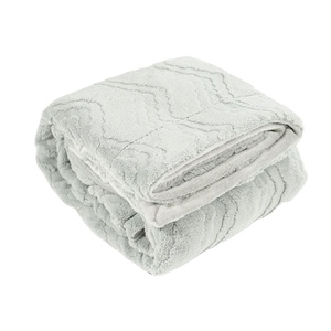 Couverture Sherpa grise à rayures ondulées, en peluche super douce, couverture chaude de qualité supérieure pour une utilisation en toutes saisons - Product Image 1
