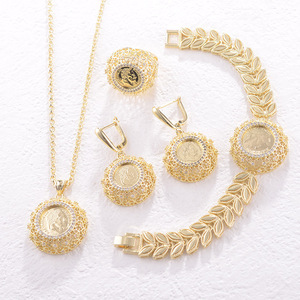 ชุดเครื่องประดับดอกไม้เหรียญซาอุดิอาระเบียสุดหรู ชุบทอง 18k สไตล์ฝรั่งเศส ประดับเพชรซิคอน 5A พร้อมสายนาฬิกา สร้อยข้อมือ และสร้อยคอ - Product Image 1
