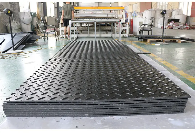 Alfombrillas de acceso al suelo de construcción de plástico HDPE resistente al desgaste resistente al agua en carretera corte personalizado disponible