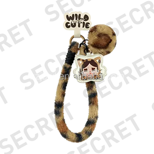 POP MART Original CRY BABY 100% Original Nuevo Pop Mart Crybaby Wild but Cutie Series Juguete de Vinilo y Peluche para Teléfono Móvil, Regalo para Enamorados - Product Image 6