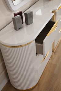 Commode moderne en bois à 6 tiroirs avec détails dorés, blanche, pour chambre à coucher (éco-responsable, comprend uniquement la commode) - Product Image 3