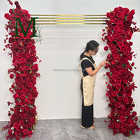 Nouvel arrivage de guirlandes de fleurs artificielles en rose rose vif pour la décoration de table de Pâques pour l'obtention du diplôme d'Halloween de mariage