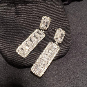 Orecchini Pendenti Geometrici Quadrati alla Moda per Donne, Accessori per Orecchie Semplici per Uso Quotidiano, Outfit Casual e Regalo - Product Image 6